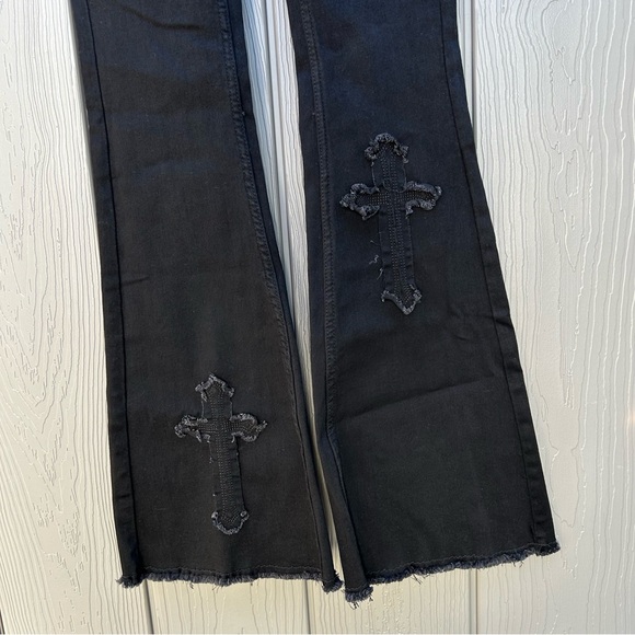 Hot Topic Black Cross Patch Side Chain Flare Pants Sz 3 Low Rise Gothic Stretch - Picture 7 of 16